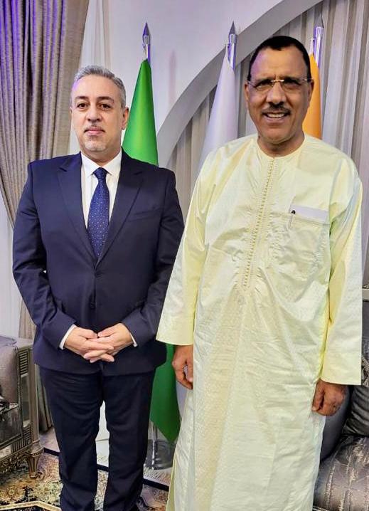 رئيس النيجر خلال لقاء السفير الزهيري